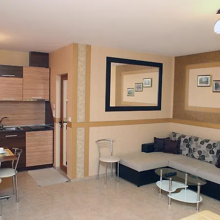 Kapitolii, Filion In Hills